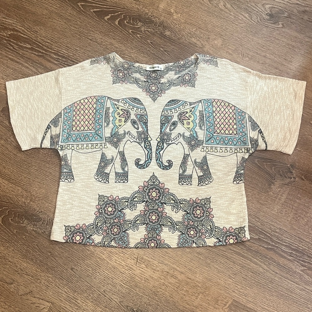 Ginger G knit top size Large Bohomeniam Indian painted elephants & floral mottif
